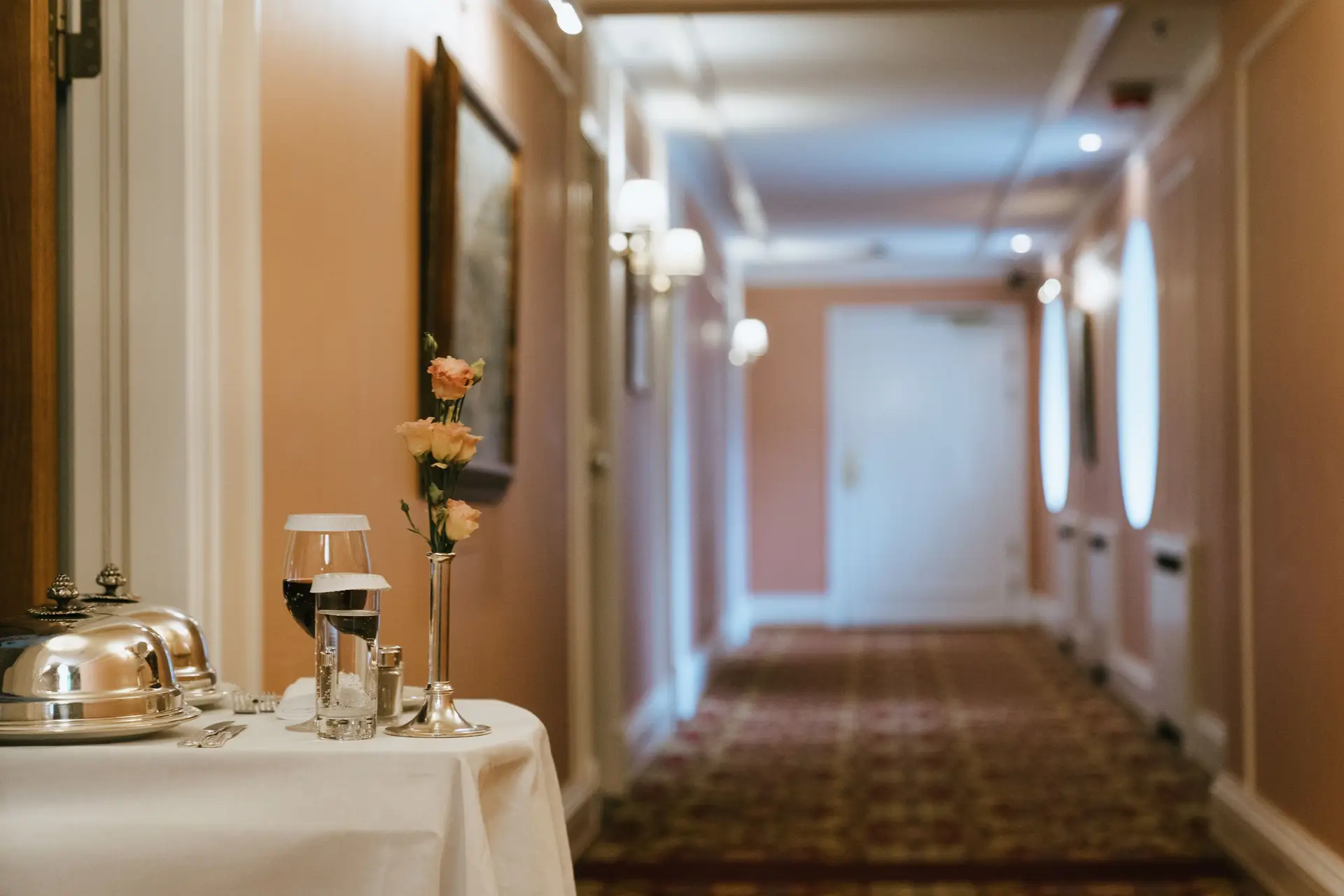 Deluxe King Room interior